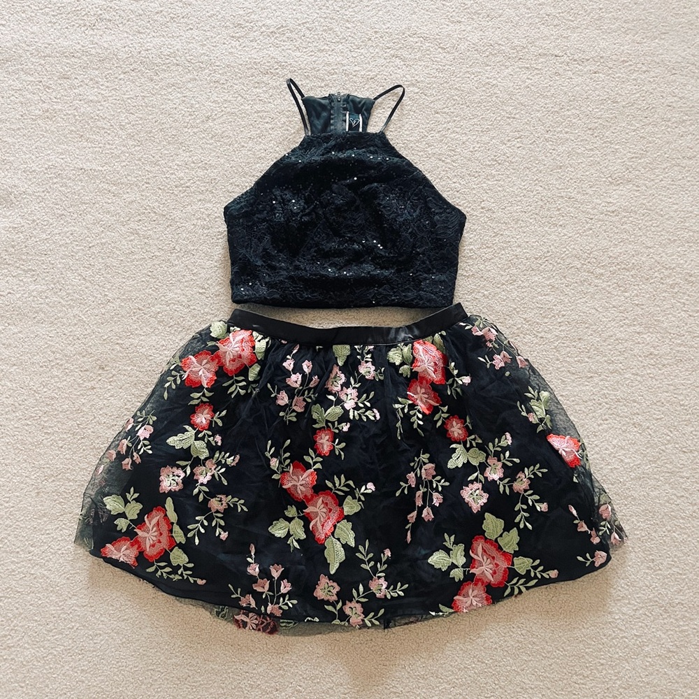 Windsor Two-Piece Homecoming/Formal Dress